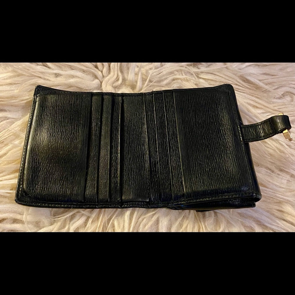 Gucci Black Leather Piston Lock Compact Wallet (pre-owned) - Picture 5 of 11